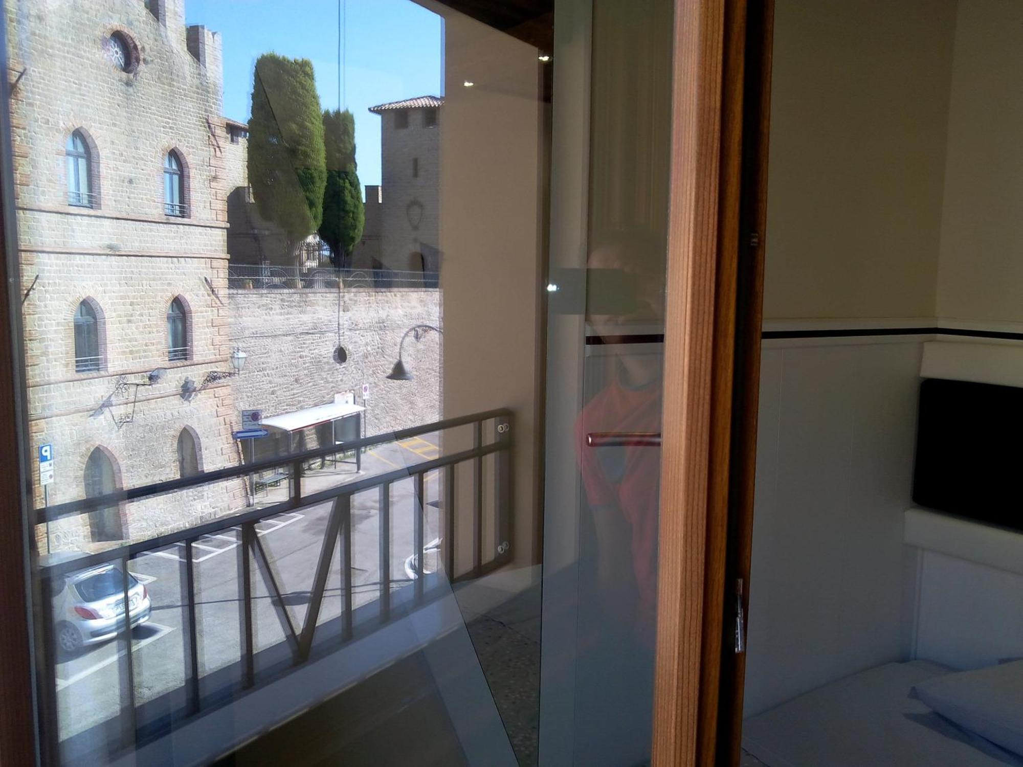 Albergo Diffuso - Il Poggetto Tra Urbino & San Marino Room photo